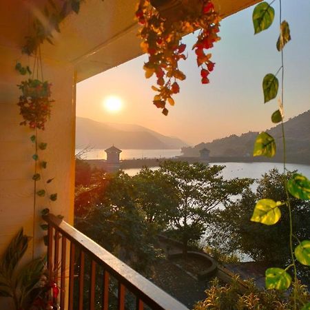 Portofino Apartment Lavasa Bagian luar foto
