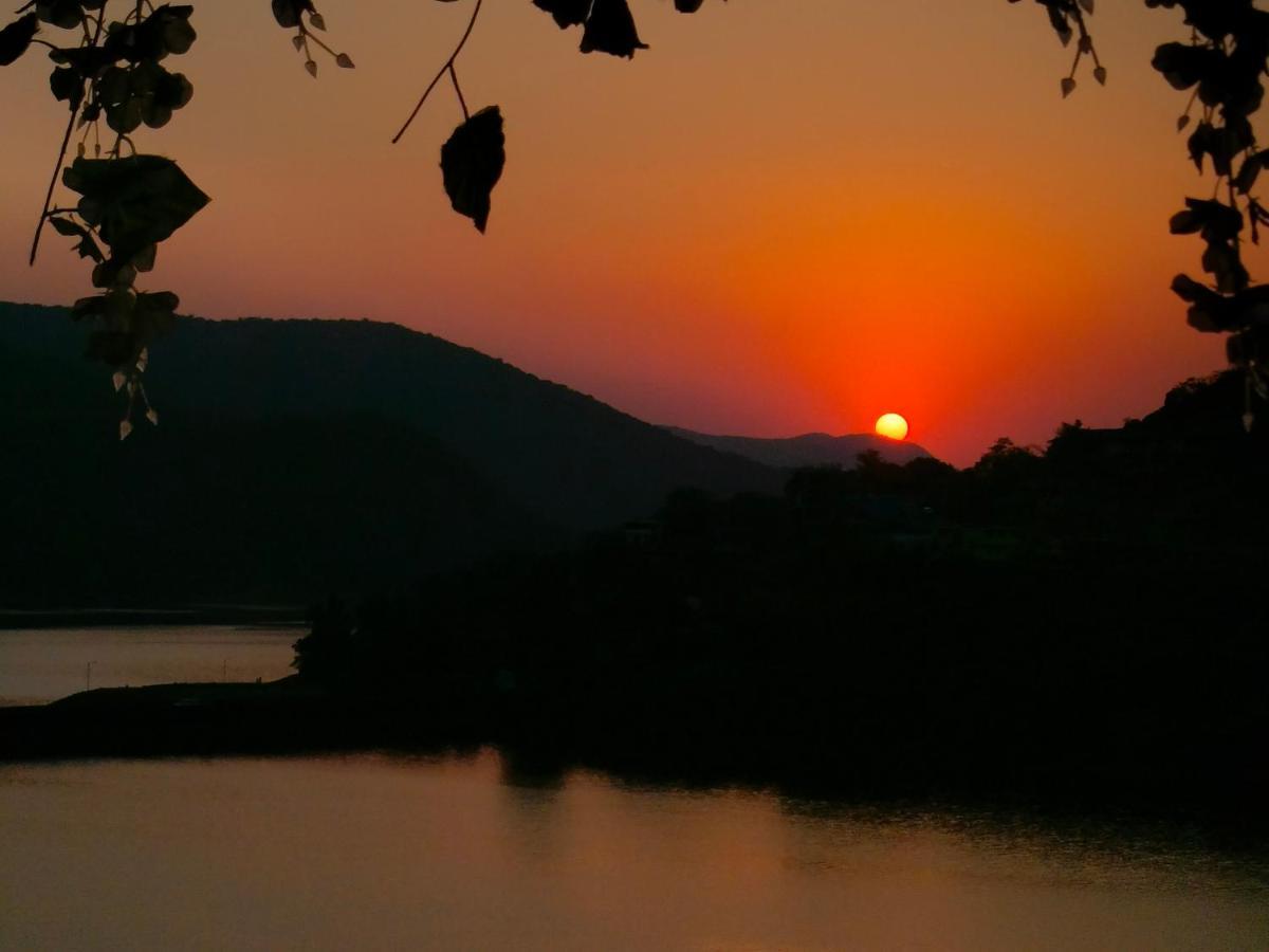 Portofino Apartment Lavasa Bagian luar foto